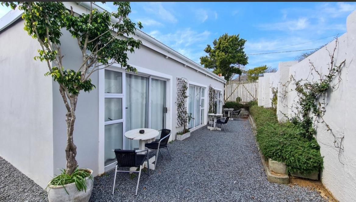 Second Best Accommodation イースト・ロンドン エクステリア 写真